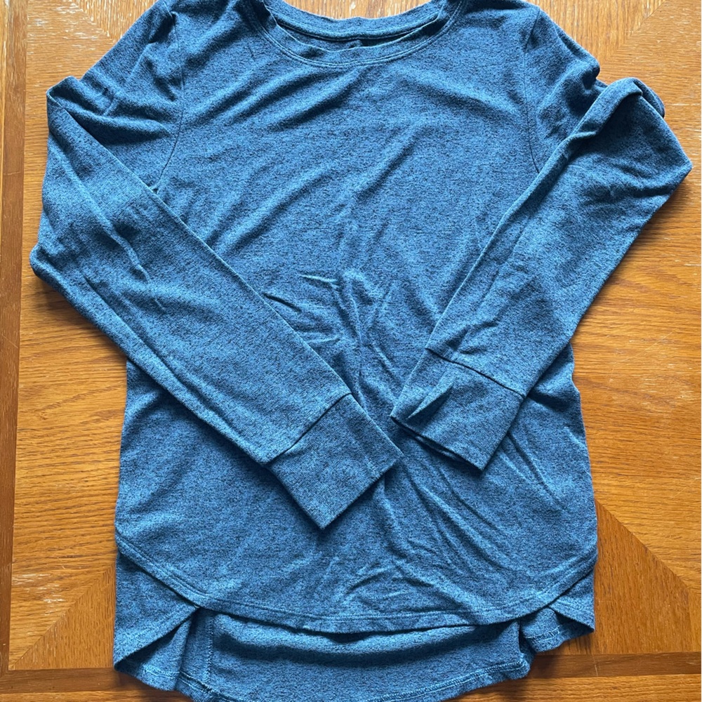 LIKE NEW! Long sleeve Cuddldud